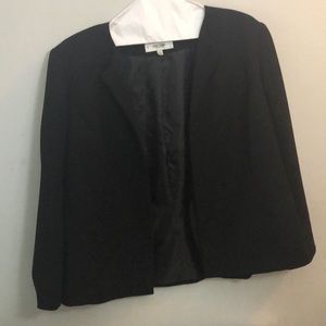 Jones Studio black open front blazer